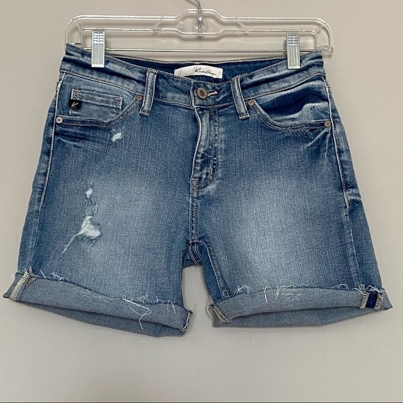 Kancan Medium-Light Wash Distressed 5.5" Inseam Denim Jean Shorts, size Small - Picture 2 of 16
